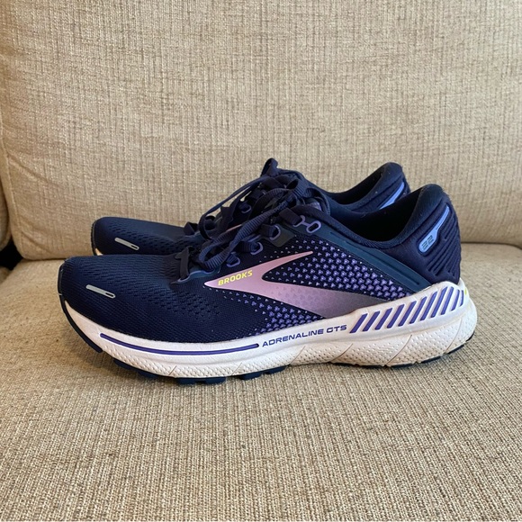 Brooks Adrenaline GTS 22 purple yellow running shoes size women's 8 spring hike - Picture 3 of 9